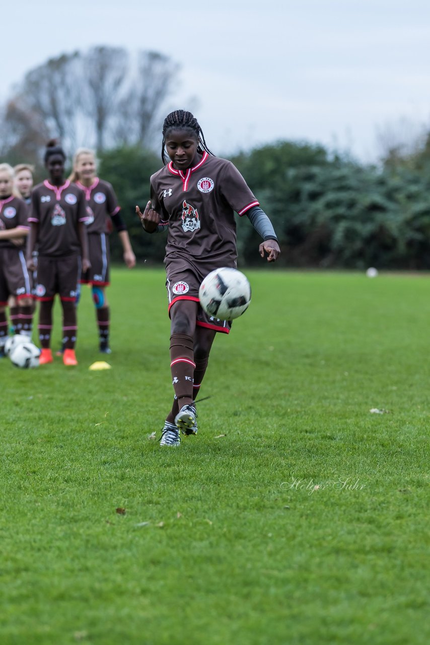 Bild 76 - C-Juniorinnen Halstenbek-Rellingen - St.Pauli : Ergebnis: 0:5